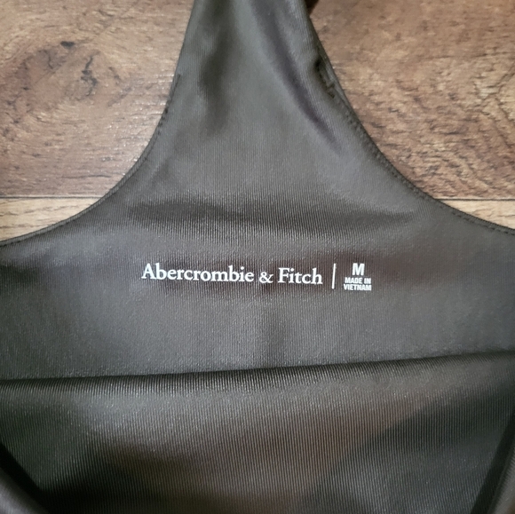 Abercrombie Sheen V-Neck Racerback Crop Tank Size Medium - Picture 5 of 7